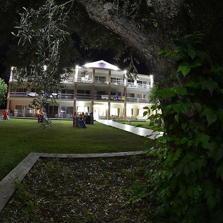 Crown Hotel Nea Skioni Esterno foto
