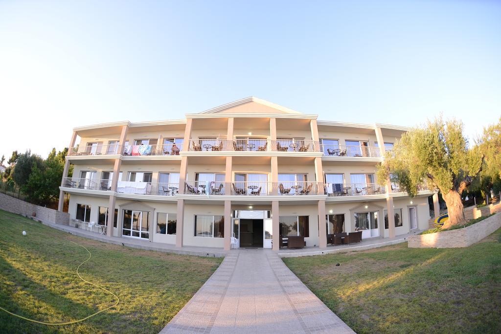 Crown Hotel Nea Skioni Esterno foto
